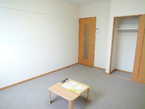 その他部屋・スペース　2Fはカーペットとなります。