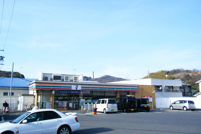 コンビニ　セブンイレブン柏原国分市場2丁目店（コンビニ）まで709m