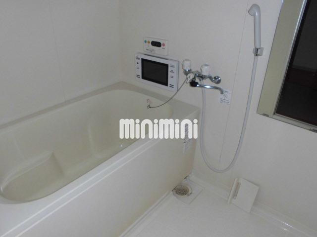 バス・シャワールーム　浴室テレビ付きのお風呂です