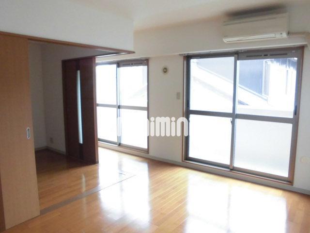 居室・リビング　広々としたリビングです