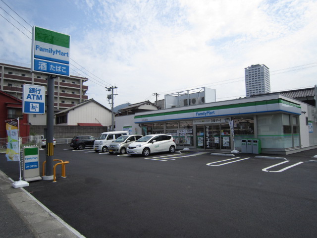 コンビニ　ファミリーマートJR門司駅店（コンビニ）まで190m