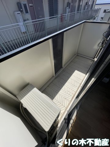 バルコニー　暖かな日差しのふりそそぐバルコニー