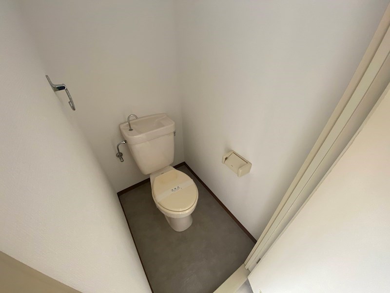 【姫路市北平野のアパートのトイレ】