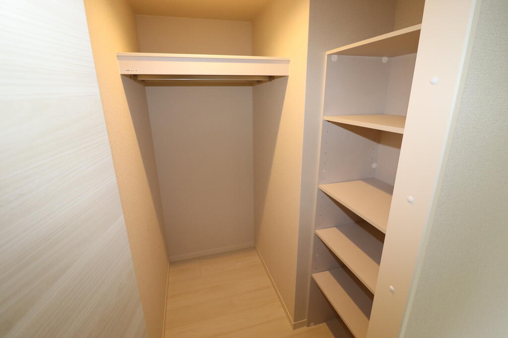 収納　ウォークインクローゼット