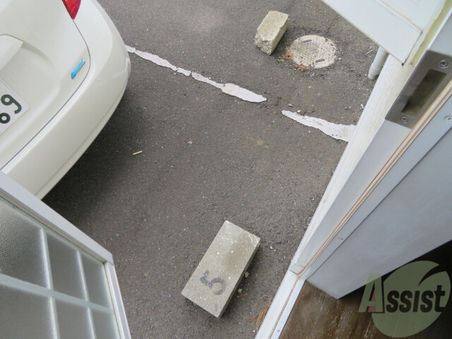 バルコニー　バルコニーはございませんが外に出れる扉がございます。