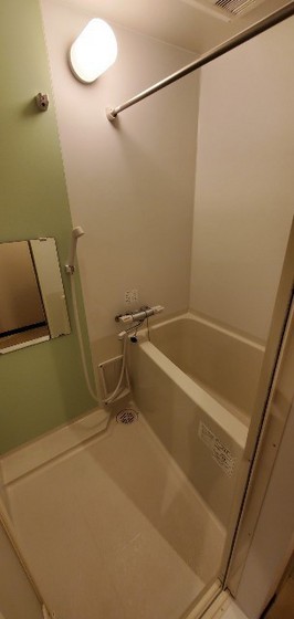 バス・シャワールーム　※別部屋の写真です