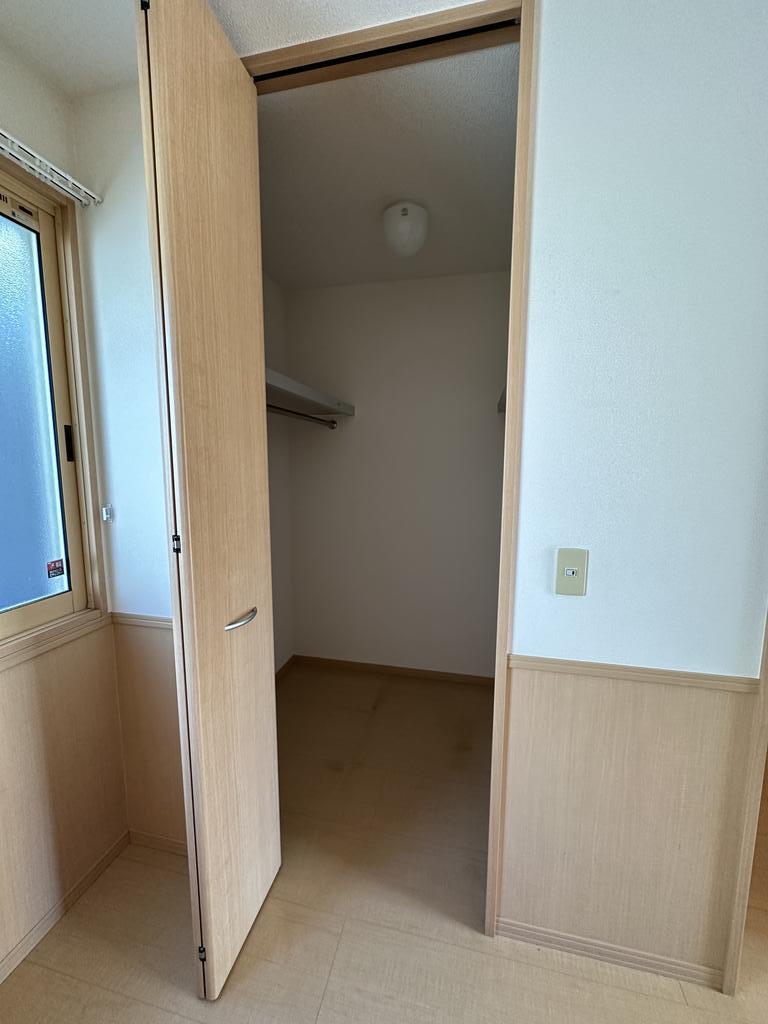 収納　ウォークインクローゼット付き