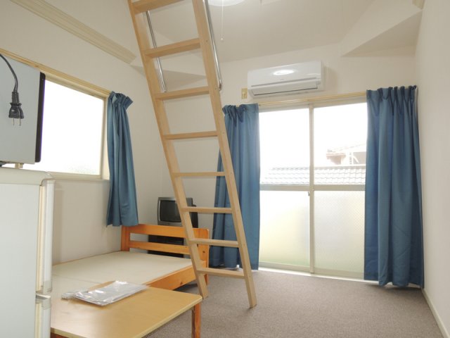 居室・リビング　明るいお部屋がゆっくりと家族団らんの時間を導いてくれます。
