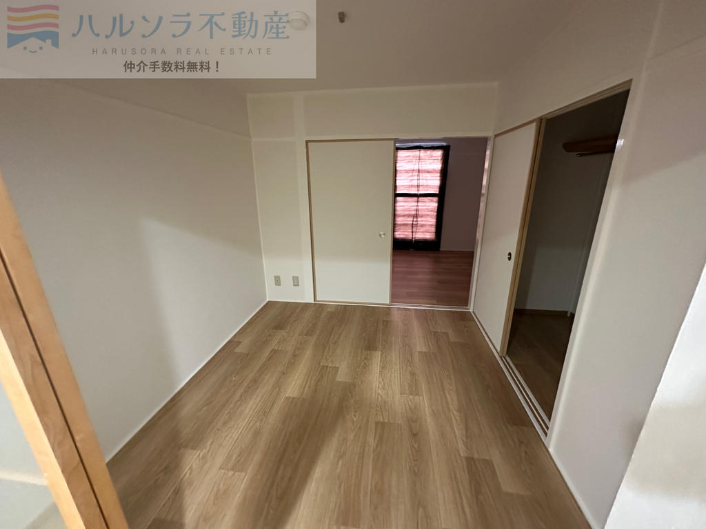 その他部屋・スペース　手前側の洋室