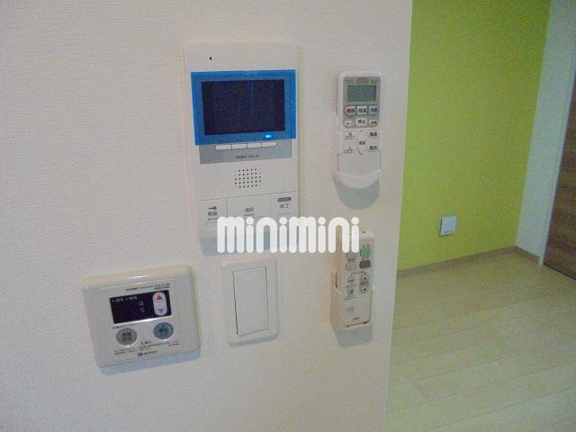 セキュリティ　各種リモコン、、、モニターホンで女性も安心です。。。