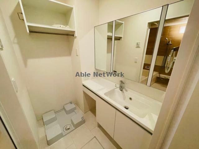 洗面設備　同型反転タイプ　現況優先