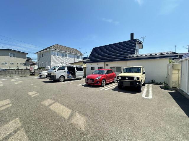 駐車場　駐車場