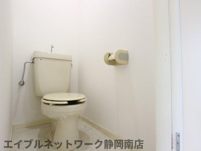 トイレ　ゆったりとした空間のトイレです