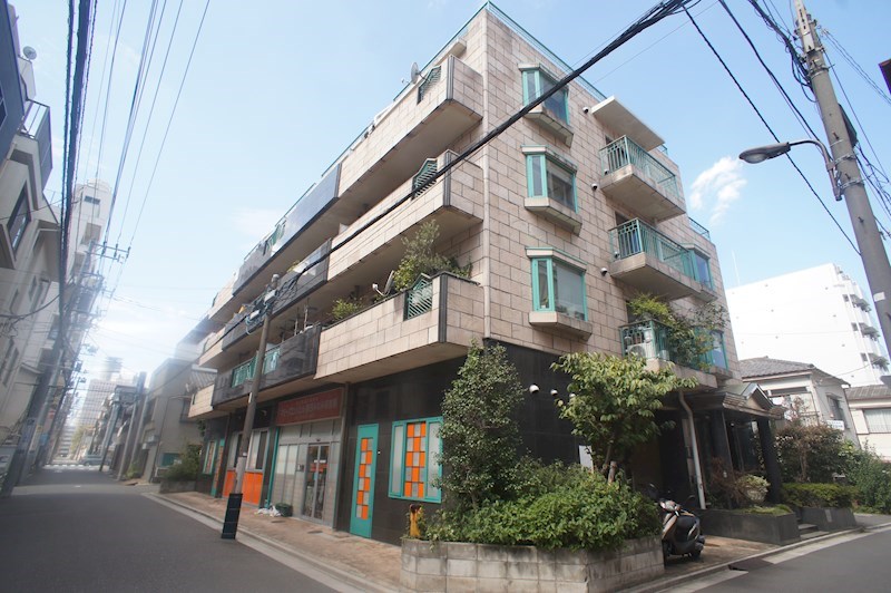 墨田区亀沢のマンションの建物外観
