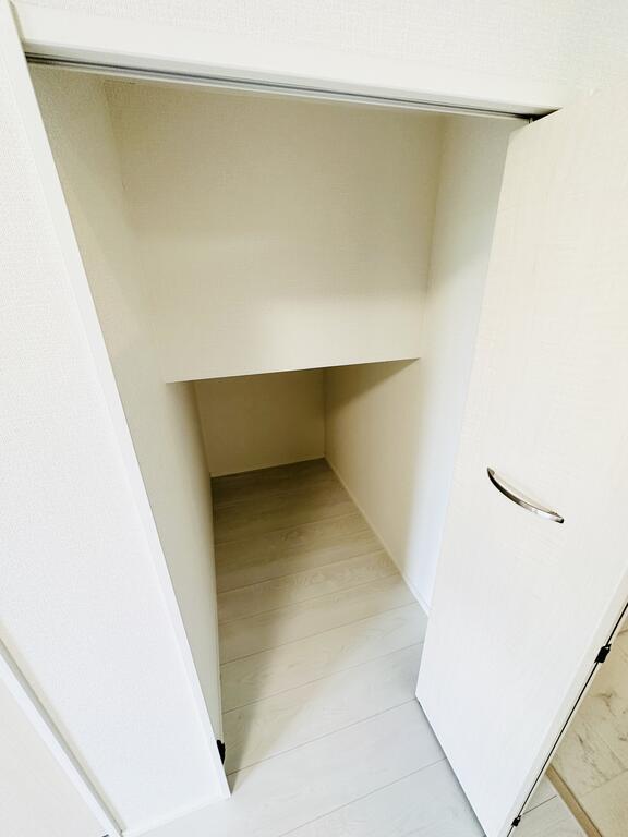 収納　階段下収納　※イメージ