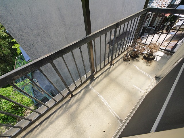 バルコニー　開放的で明るい空間を演出してくれるバルコニーです