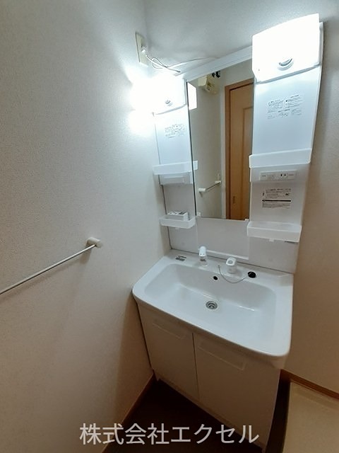 洗面設備　独立洗面台です。
