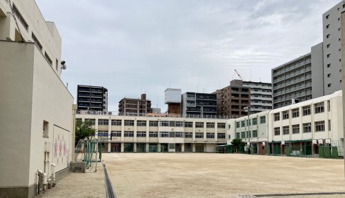 【エスリード京橋グレイスの小学校】