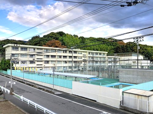 小学校　高知市立一宮東小学校（小学校）まで481m