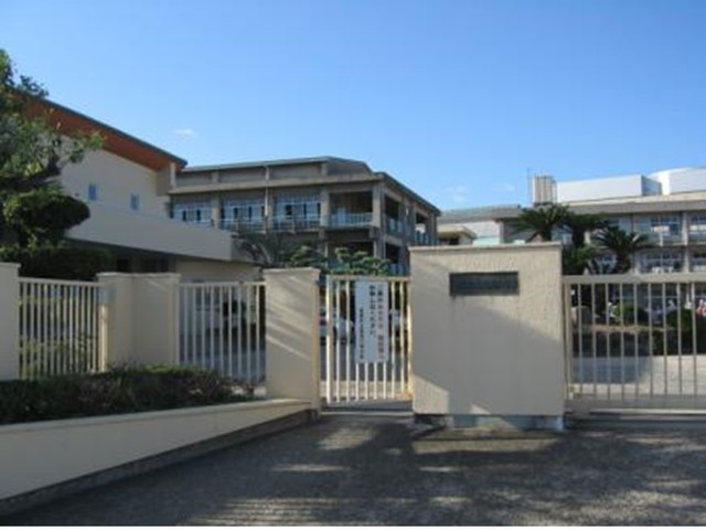 小学校　葦高小学校（小学校）まで550m