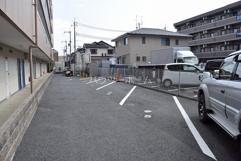 【ルミエール春日森の駐車場】