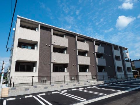 【北九州市門司区大里戸ノ上のアパートの建物外観】