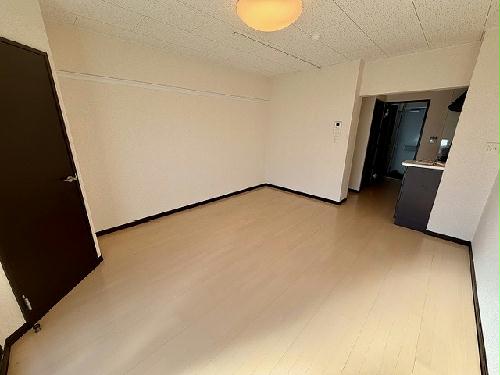 居室・リビング　現状優先。設置は現地と異なる可能性があります。