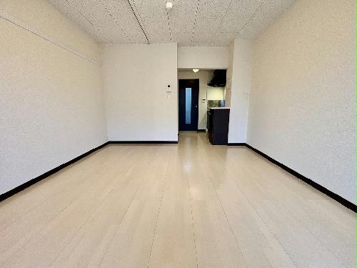 居室・リビング　現状優先。設置は現地と異なる可能性があります。