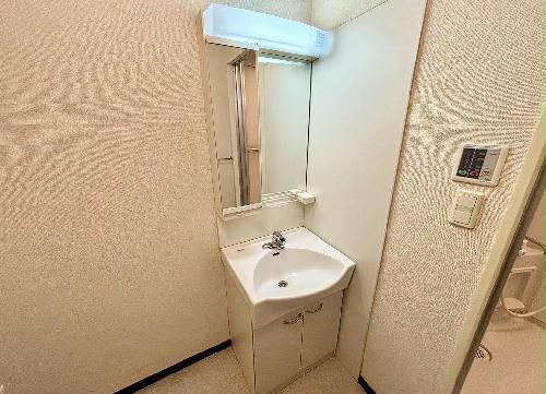 洗面設備　設備・仕様は号室により異なる為、現状を優先いたします。