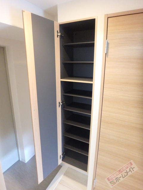 玄関　天井高シューズクローゼット付き♪