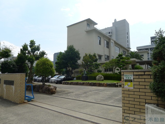 小学校　番町小学校（小学校）まで1320m