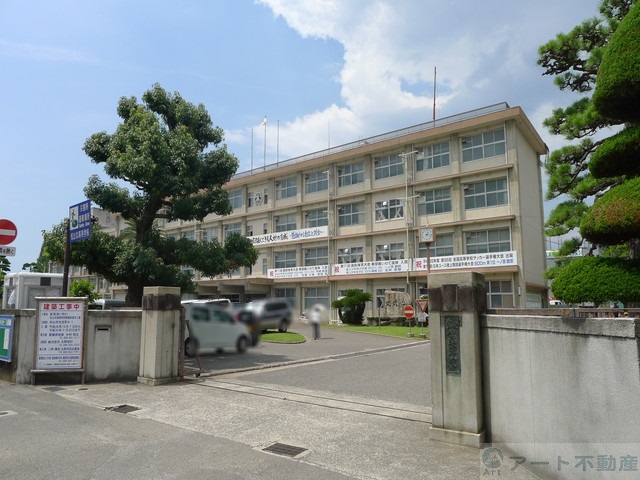 高校・高専　松山北高等学校（高校・高専）まで1454m