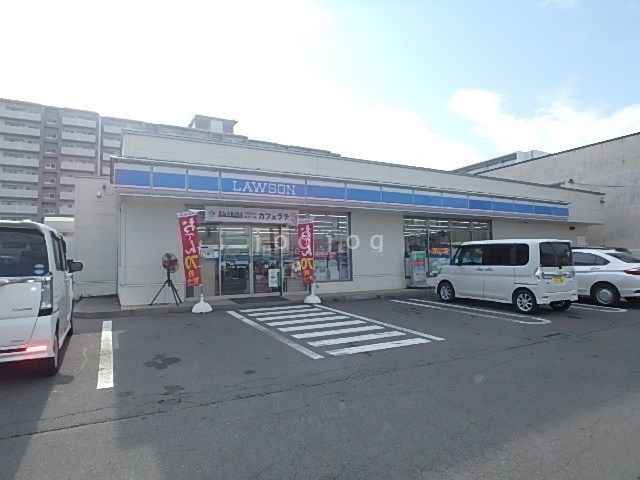 コンビニ　ローソン旭川1条4丁目店（コンビニ）まで919m