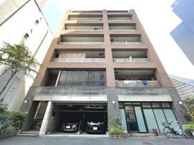 【新宿区市谷本村町のマンションの建物外観】