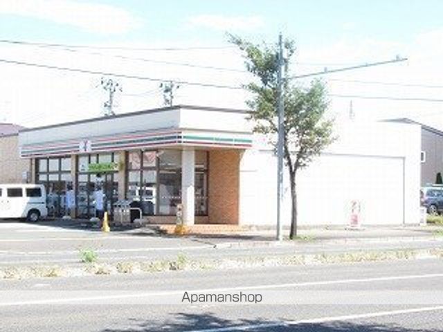 コンビニ　セブンイレブン（コンビニ）まで405m
