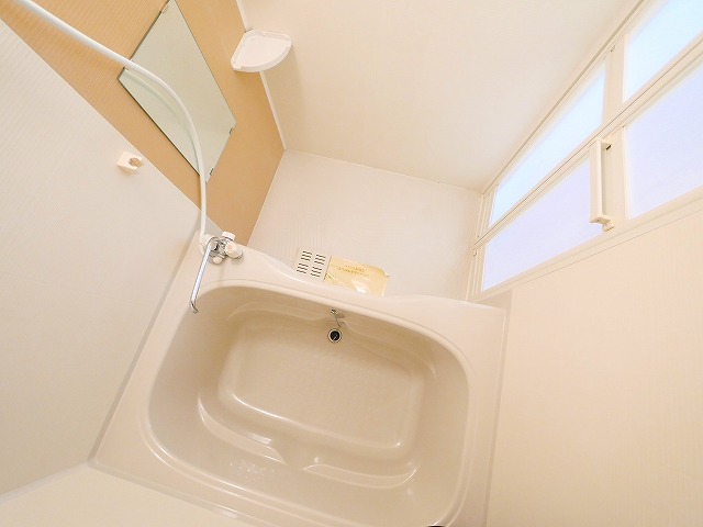 バス・シャワールーム　ゆったり過ごせるお風呂です