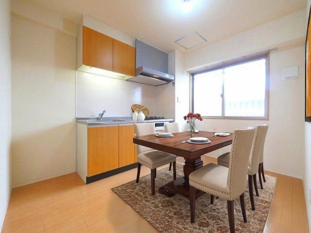 居室・リビング　CGで家具等を配置したもので家具等は含まれません