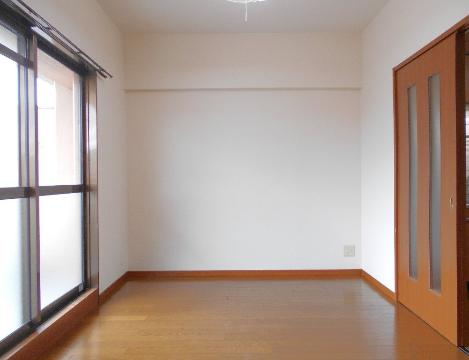 居室・リビング　室内