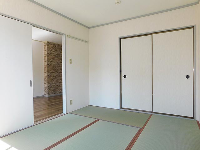 その他部屋・スペース　南に面した和室6帖！押入もあります！