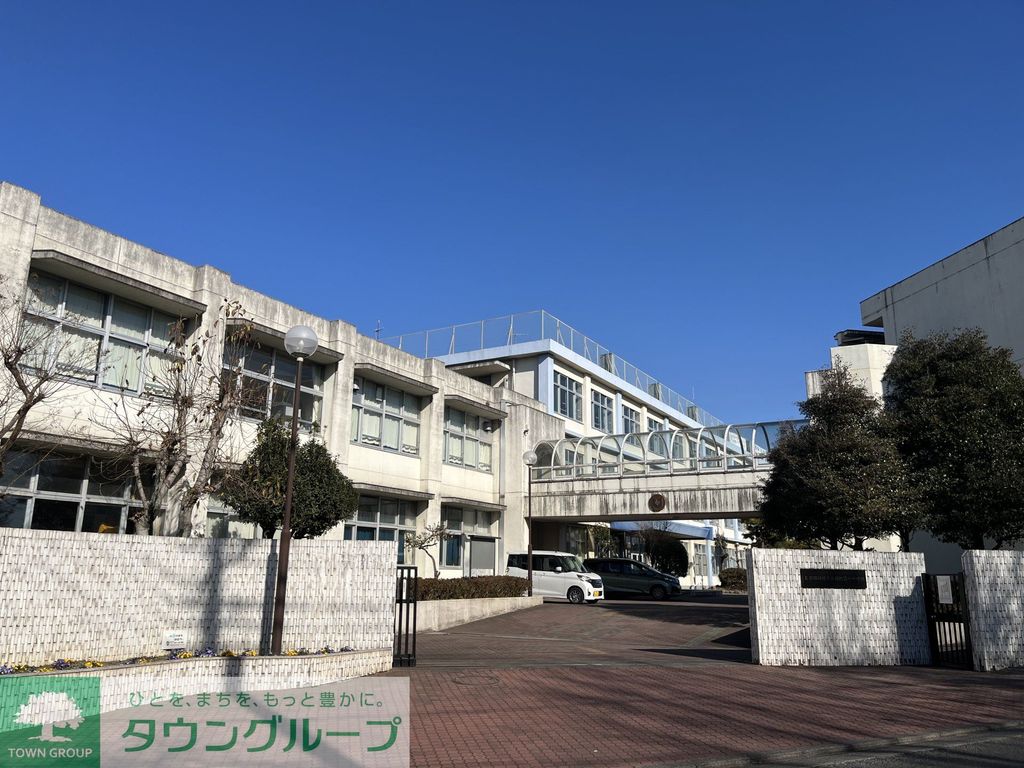 中学校　羽村第一中学校（中学校）まで950m