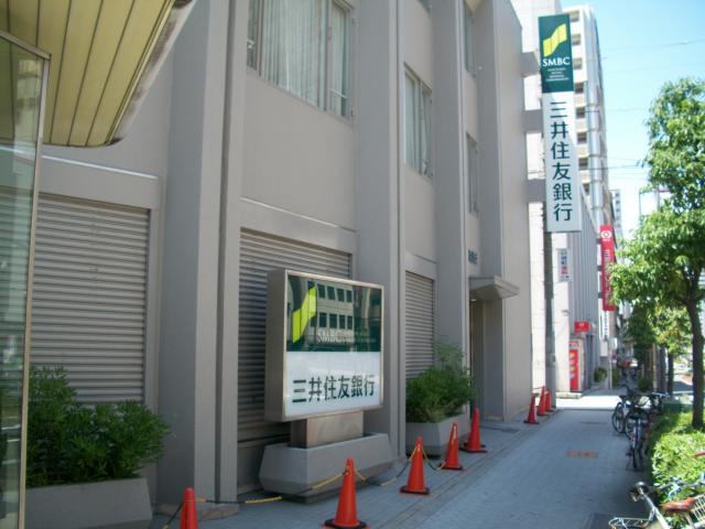 銀行　三井住友銀行大阪安堂寺町出張所（銀行）まで555m