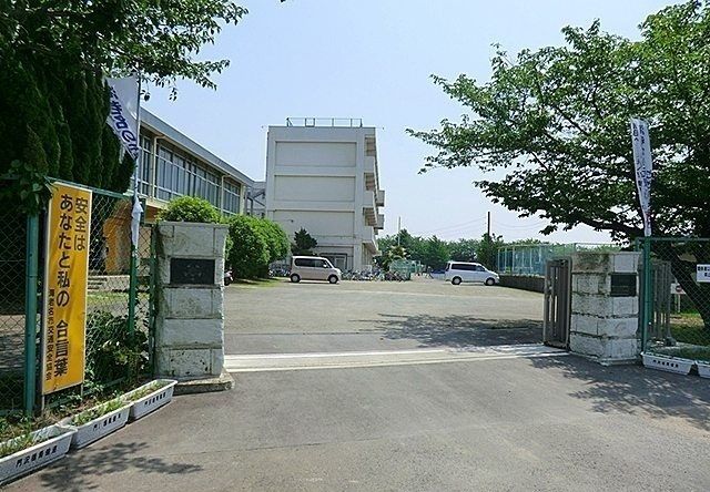 【海老名市中野のアパートの小学校】