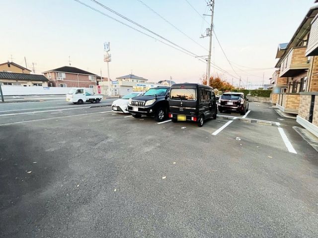 【ウィルモア石井　A棟の駐車場】