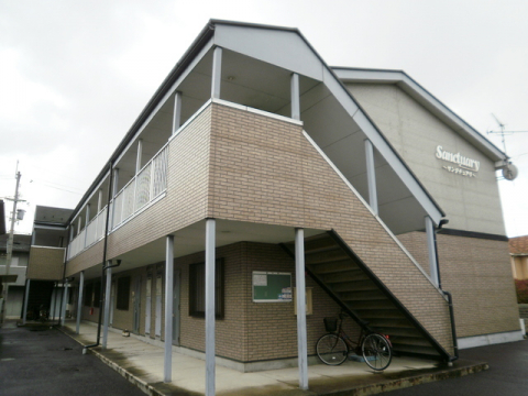 近江八幡市西本郷町東のアパートの建物外観