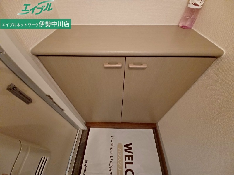 玄関　同物件別部屋参考写真