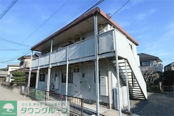 【八王子市諏訪町のアパートのエントランス】