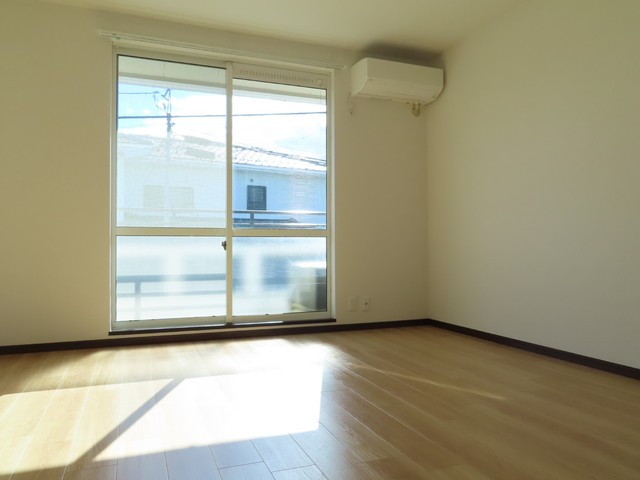 居室・リビング　★★南向き８帖の洋室です♪★★