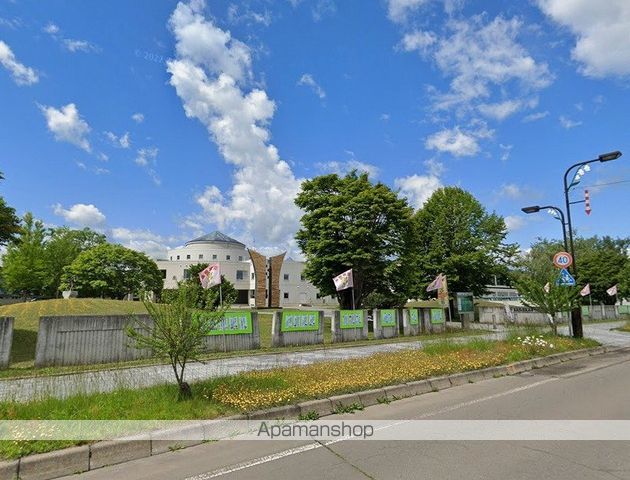 小学校　中札内小学校（小学校）まで1686m