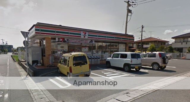 コンビニ　セブンイレブン（コンビニ）まで741m