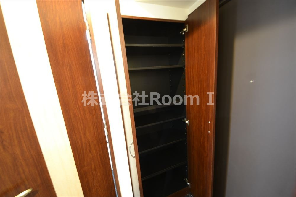 玄関　落ち着いた玄関です